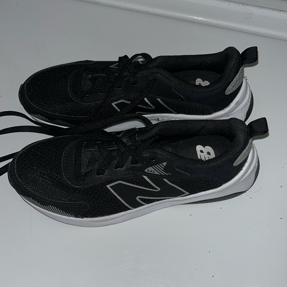 Youth size 2 boys new balance